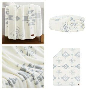 Pendleton Plush‎ Throw